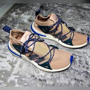 Adidas Womens Arkyn Ash Pearl size 8.5
